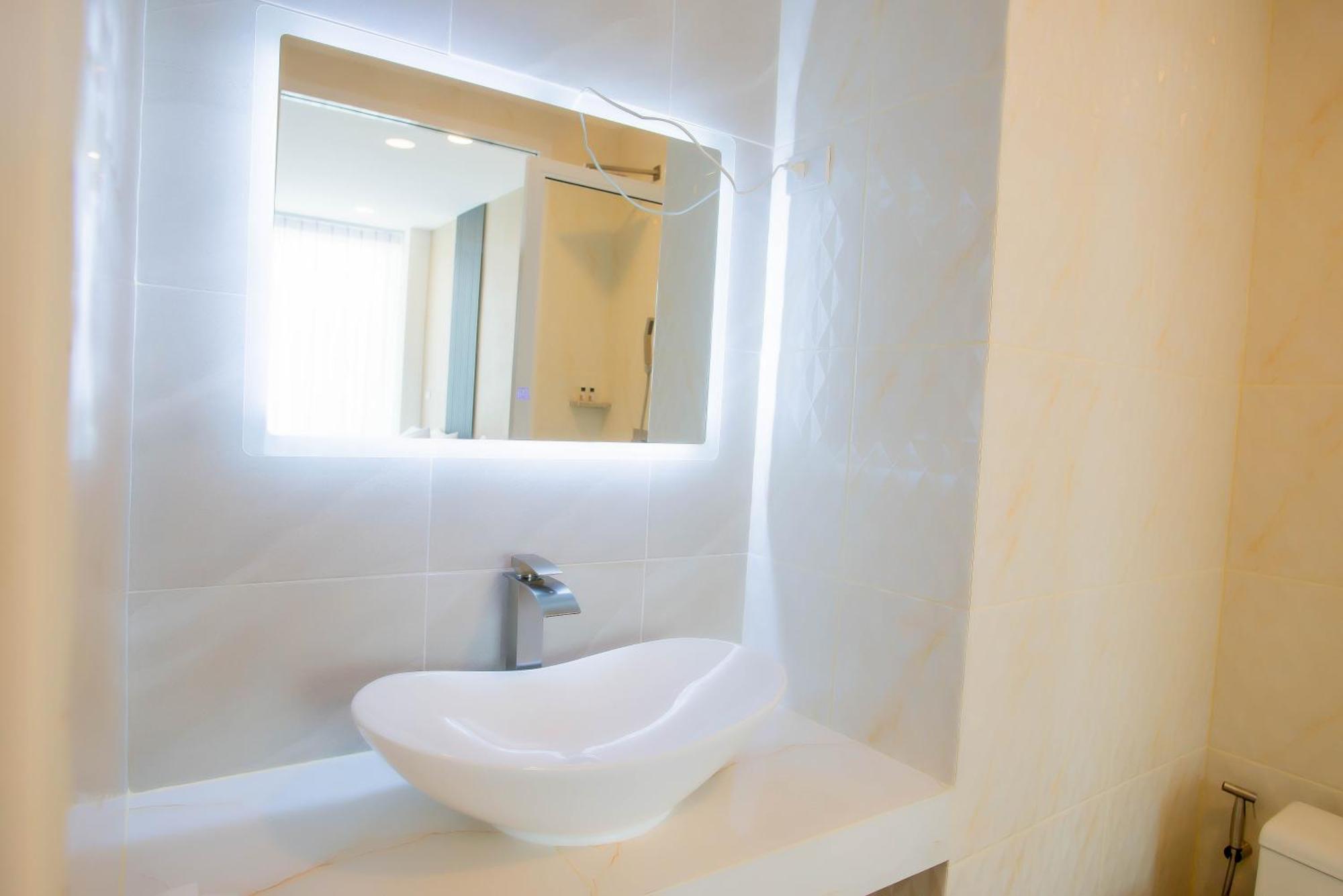 Hotel Agnes Μπούρι Ραμ Εξωτερικό φωτογραφία